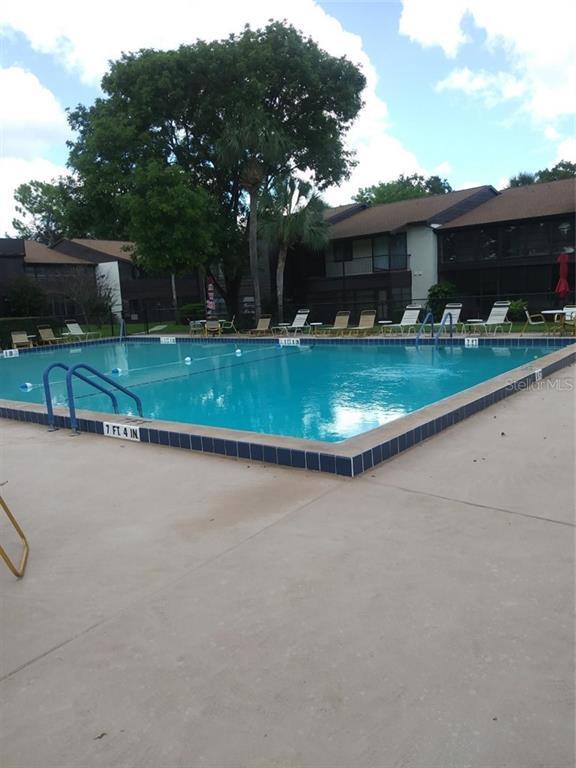 Building Photo - 510 Fairways Cir