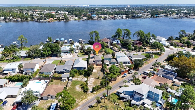 Building Photo - 5625 S Lagoon Dr