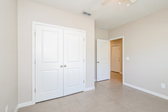 Building Photo - 830 Hazel Grove Ct