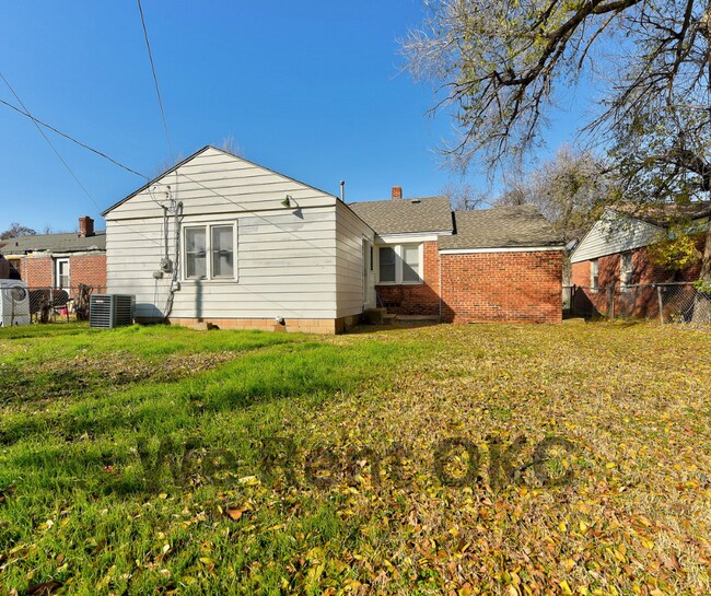Building Photo - 1216 Bellevidere Dr