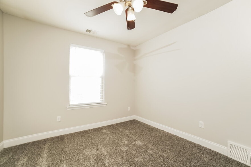 Building Photo - 8714 Hanson Cv