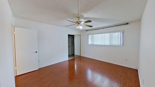 Building Photo - 4670 Ranchview Cir