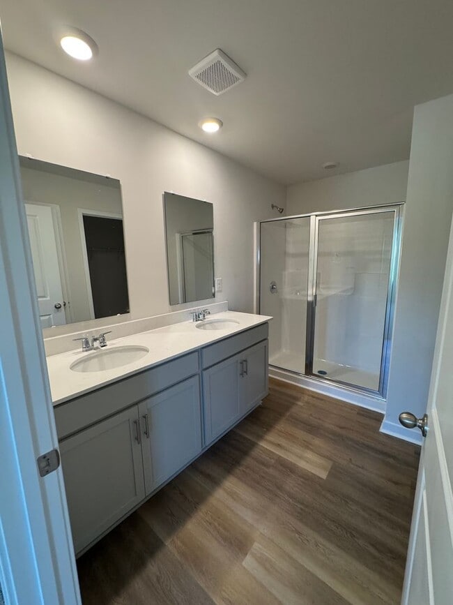 Building Photo - Stunning Brand-New 4BR Home with Modern Luxury Throughout