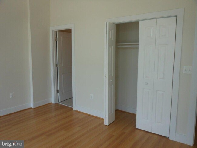 Building Photo - 218 E Chase St