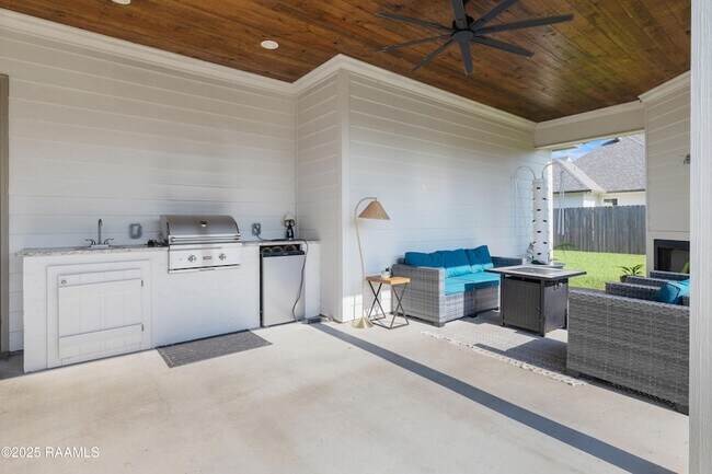 Building Photo - 113 Gentle Island Dr