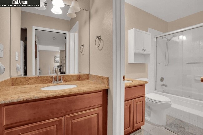 Building Photo - 1400 Carpentier St