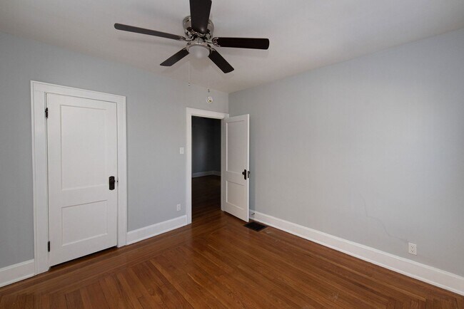 Building Photo - 4507 Ashland Ave