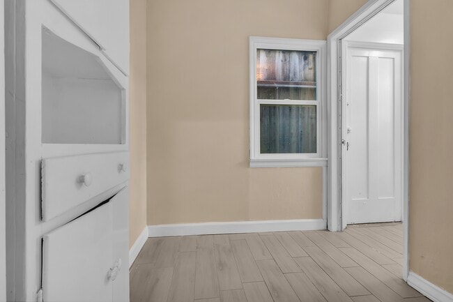 Building Photo - 16865 Bayview Dr