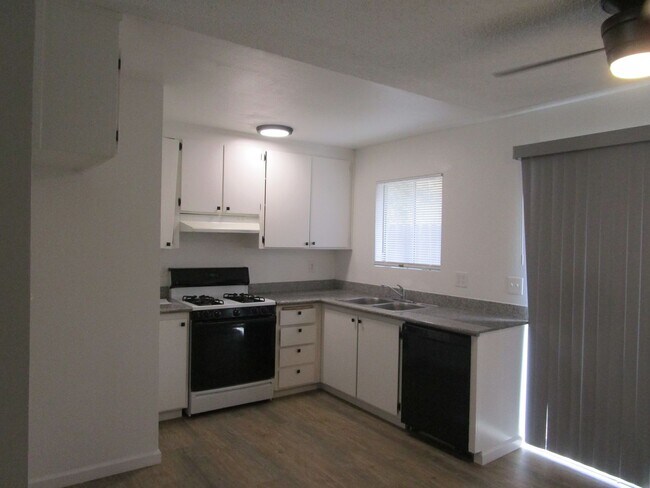 Building Photo - 1426 Callen St