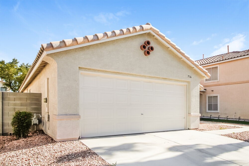 Building Photo - 716 Castlebridge Ave