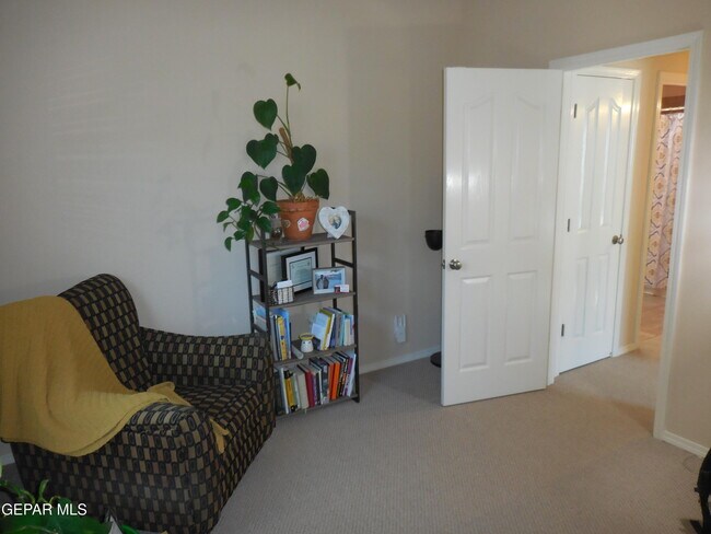 Building Photo - 12572 Paseo Lindo Dr