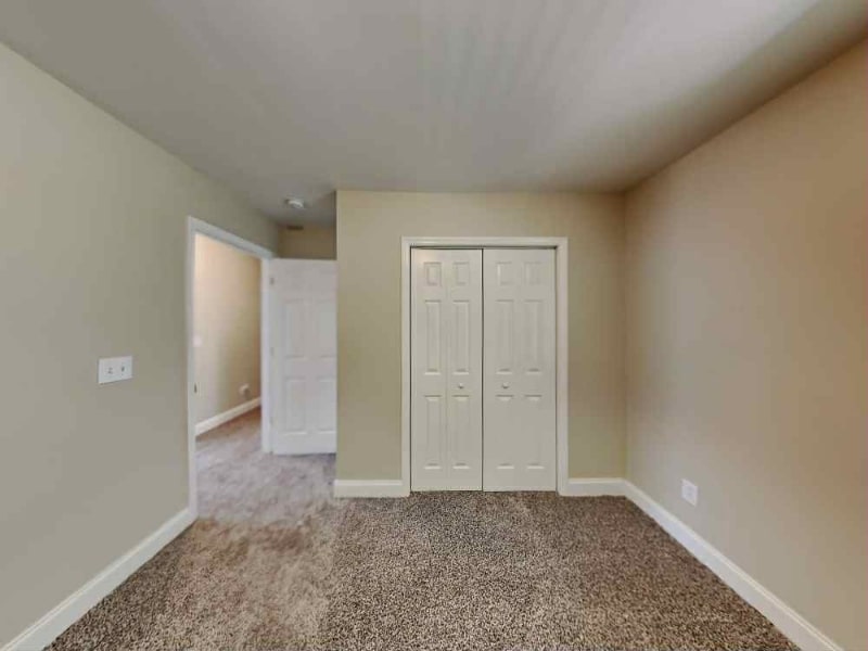 Building Photo - 2611 Meadow Ln