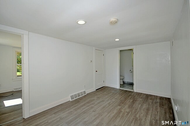 Building Photo - 10 Old Hawleyville Rd