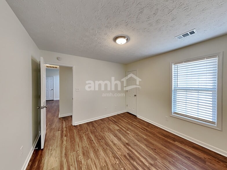 Building Photo - 1755 Heatherton Rd