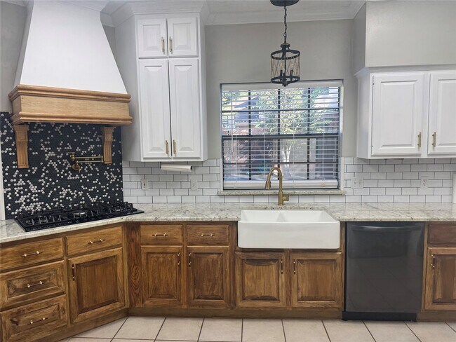 Building Photo - 5102 Natural Bridge Dr