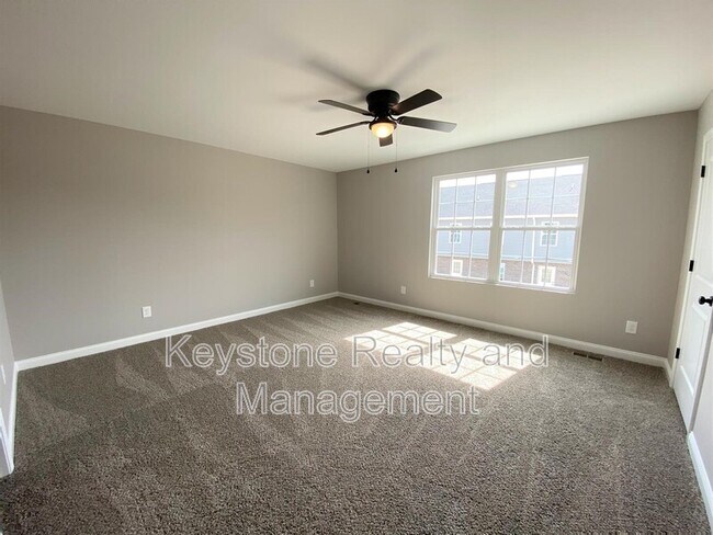 Building Photo - 580 Heritage Pointe Dr