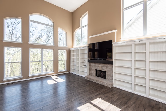 Building Photo - 720 Vista Hills Ct