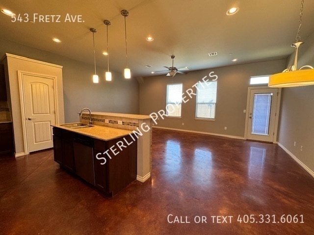 Building Photo - 543 Fretz Ave
