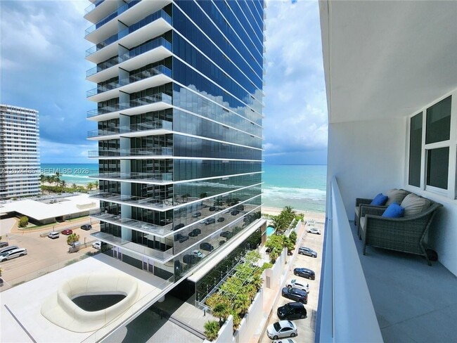 Building Photo - 2030 S Ocean Dr