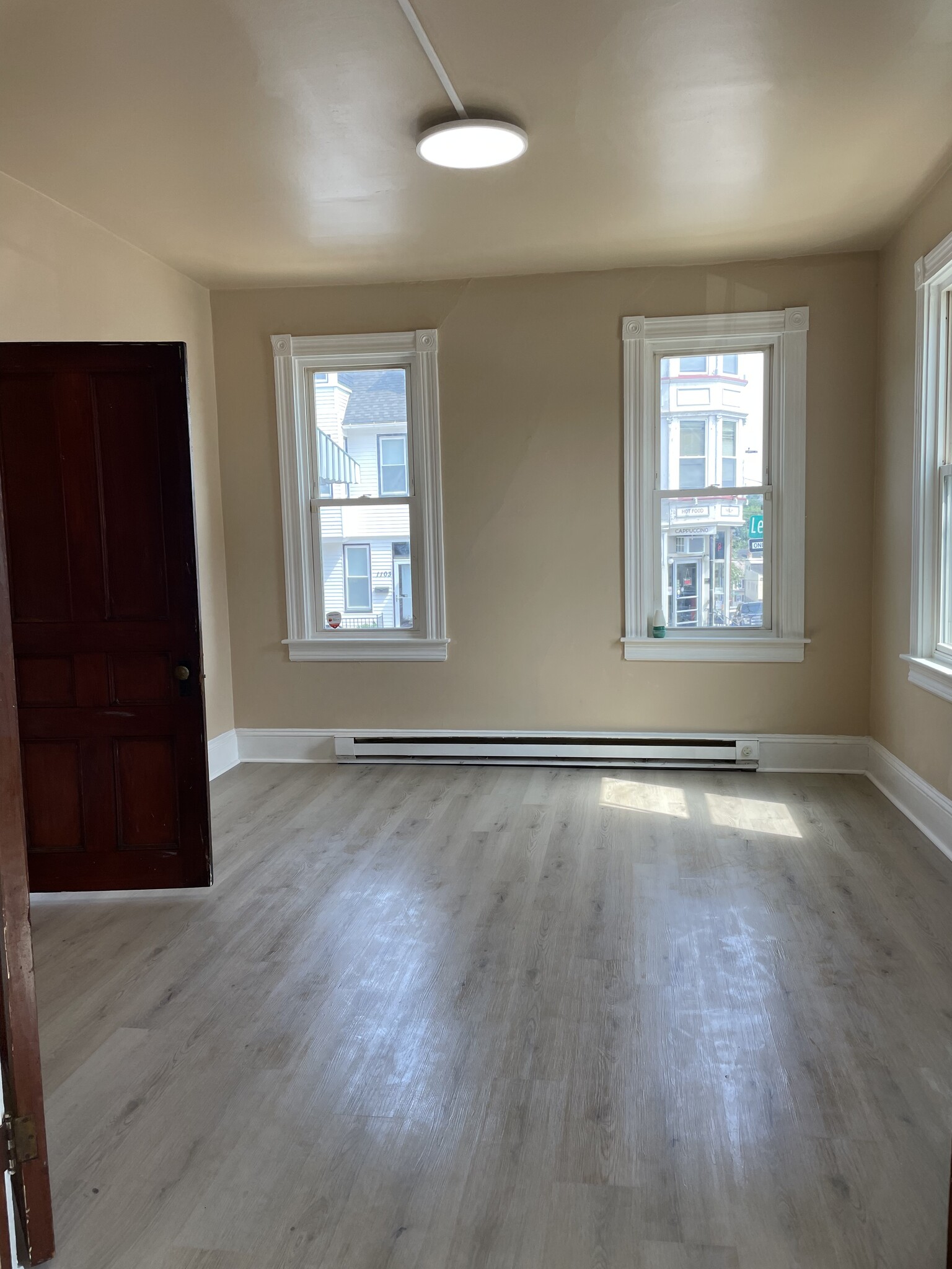 Building Photo - 203 S 11th St