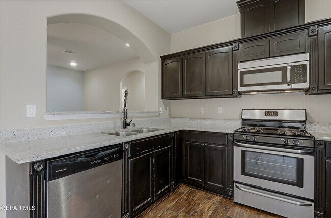 Building Photo - 2508 Eastern Sky St