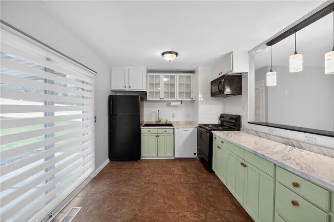 Building Photo - 2479 Yolanda Trail