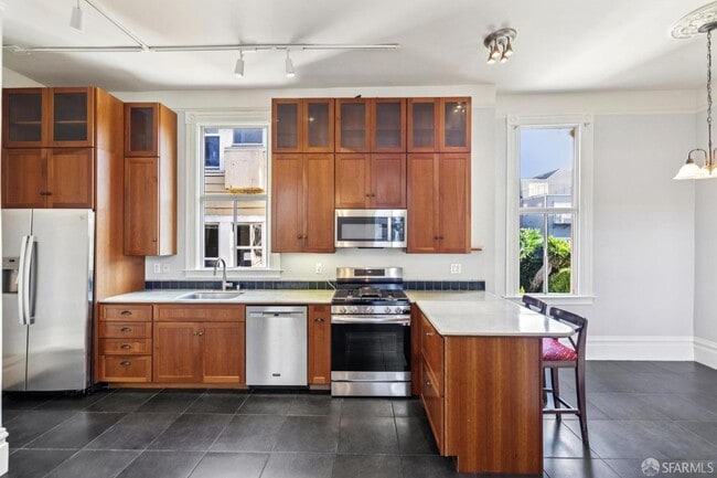 Building Photo - 1241 Fulton St