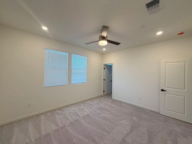 Building Photo - 519 La Vis Acrs Ln