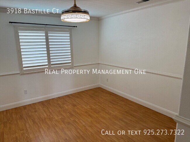 Building Photo - 3918 Bastille Ct