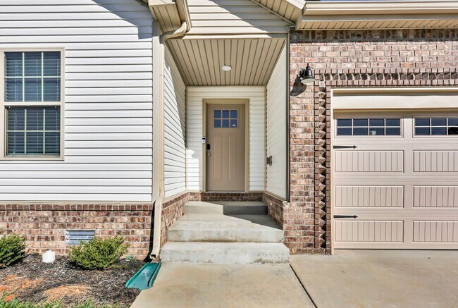Building Photo - Cute Home in Quiet Area ready to Call Home Today!