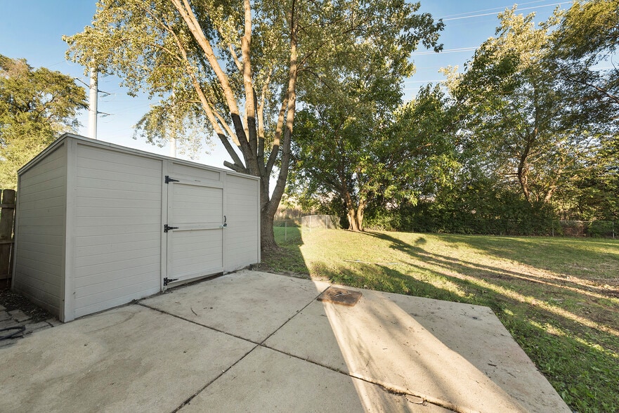 Building Photo - 712 Clearwood Ct