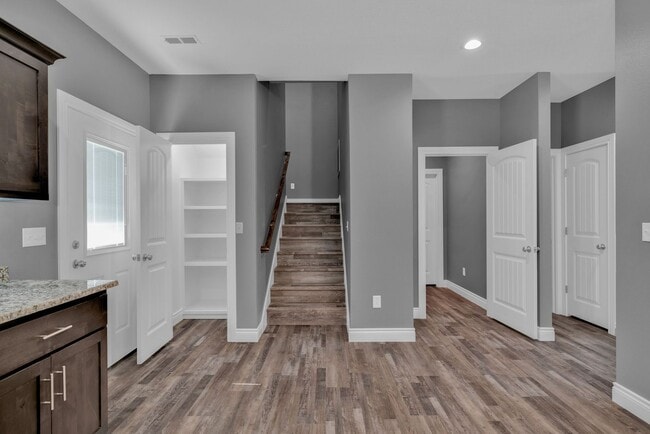 Building Photo - Brand New 2-Bed/3-Bath Townhouse in Joplin...