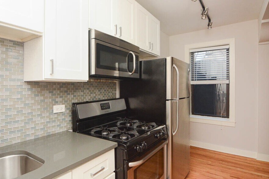 Building Photo - 2424 N Kedzie Blvd