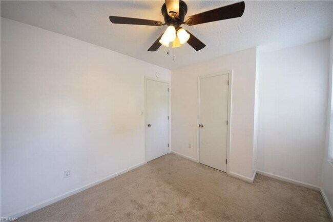 Building Photo - 1549 River Creek Crescent