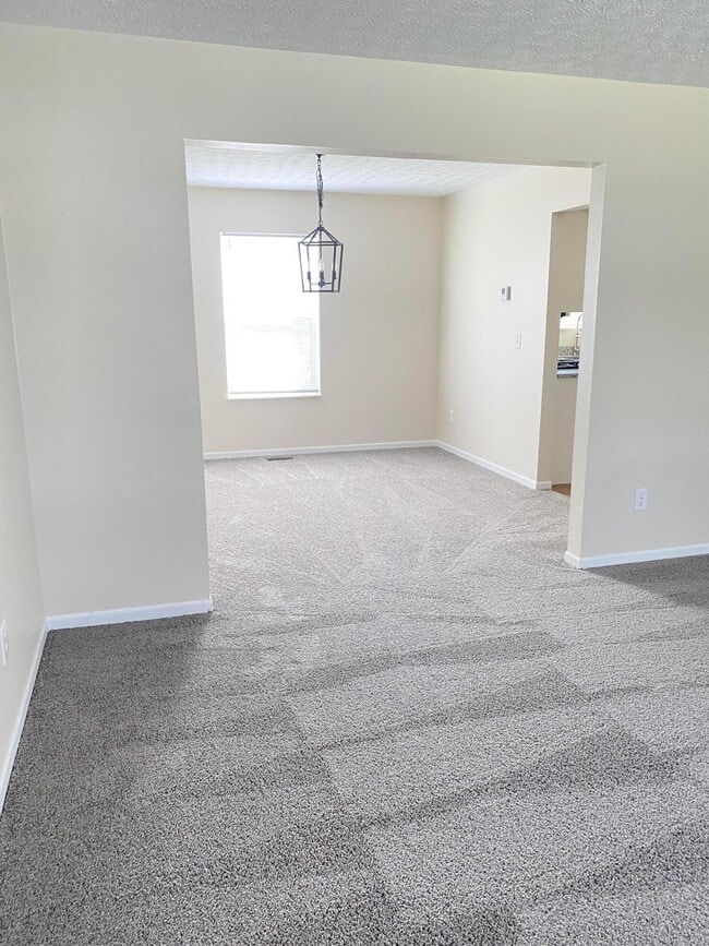 Building Photo - 6089 Pirthshire St