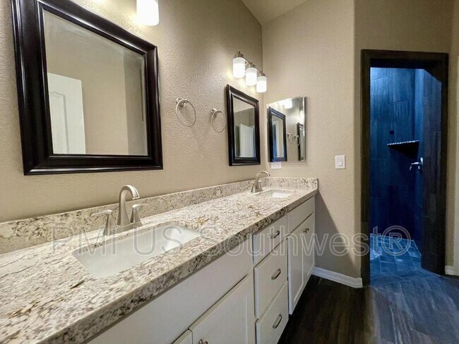 Building Photo - 2259 E Robby