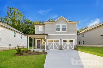 Building Photo - 2464 Lennox Rd SE