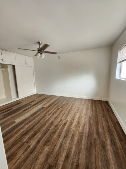 Building Photo - 1339 Hobart Blvd