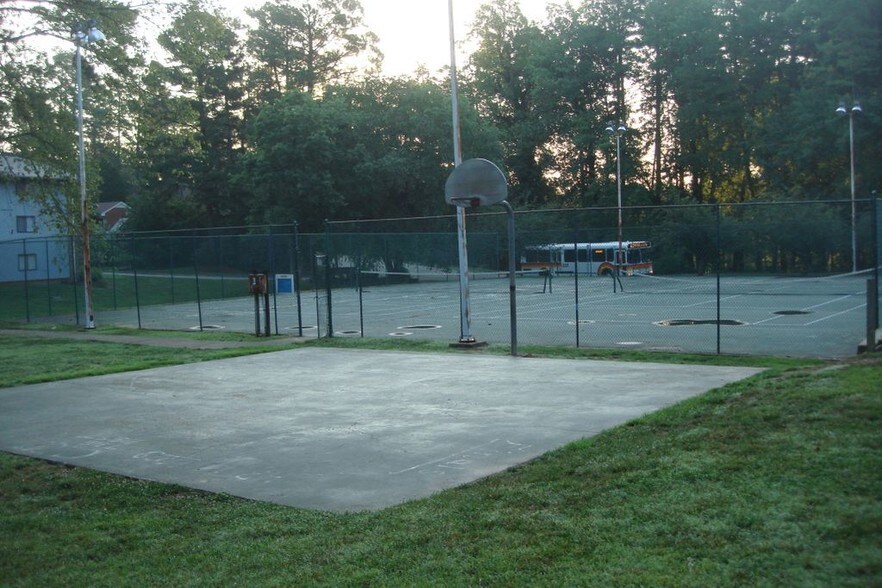 Tennis & Basketball - 1283 Schaub Dr