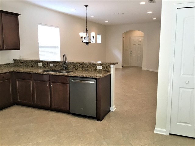 Building Photo - 207 Buck Run Way