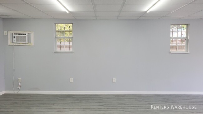 Building Photo - Awesome Commercial Property Near NRG Avail...