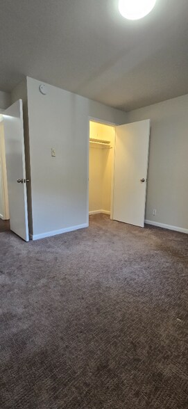 Building Photo - 400 NE 65th St