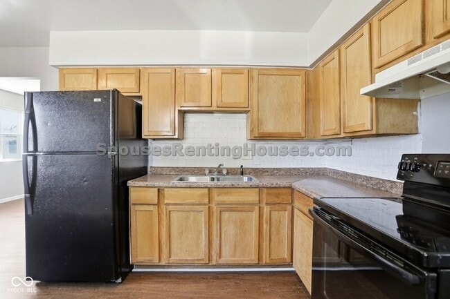 Building Photo - 1414 Ingomar St