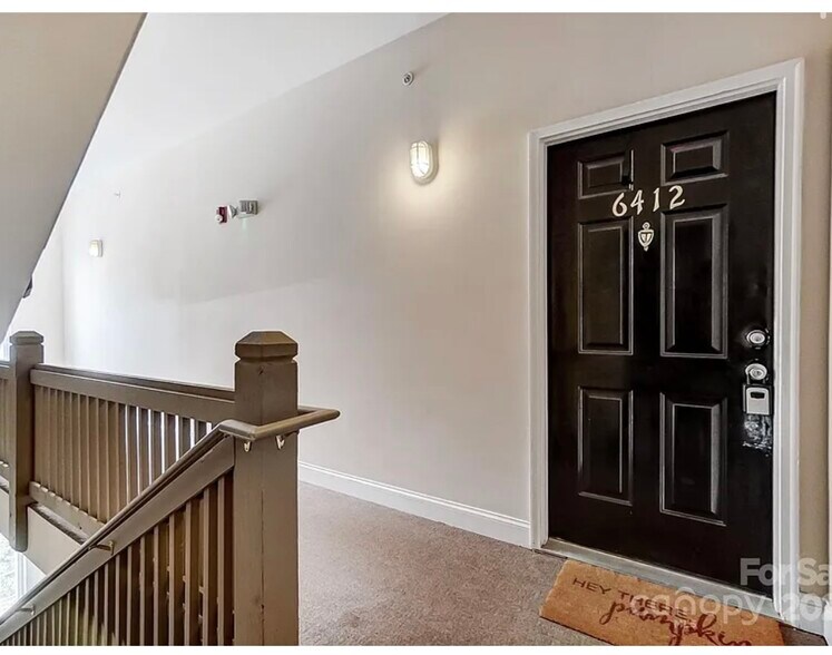 Building Photo - 6412 Park Pond Dr