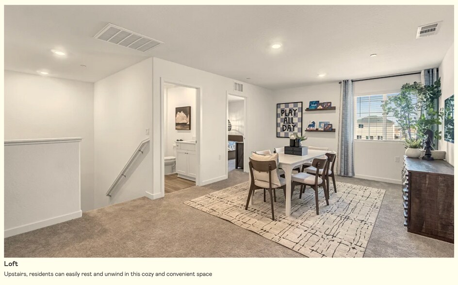 Building Photo - 4446 Buckingham Ave