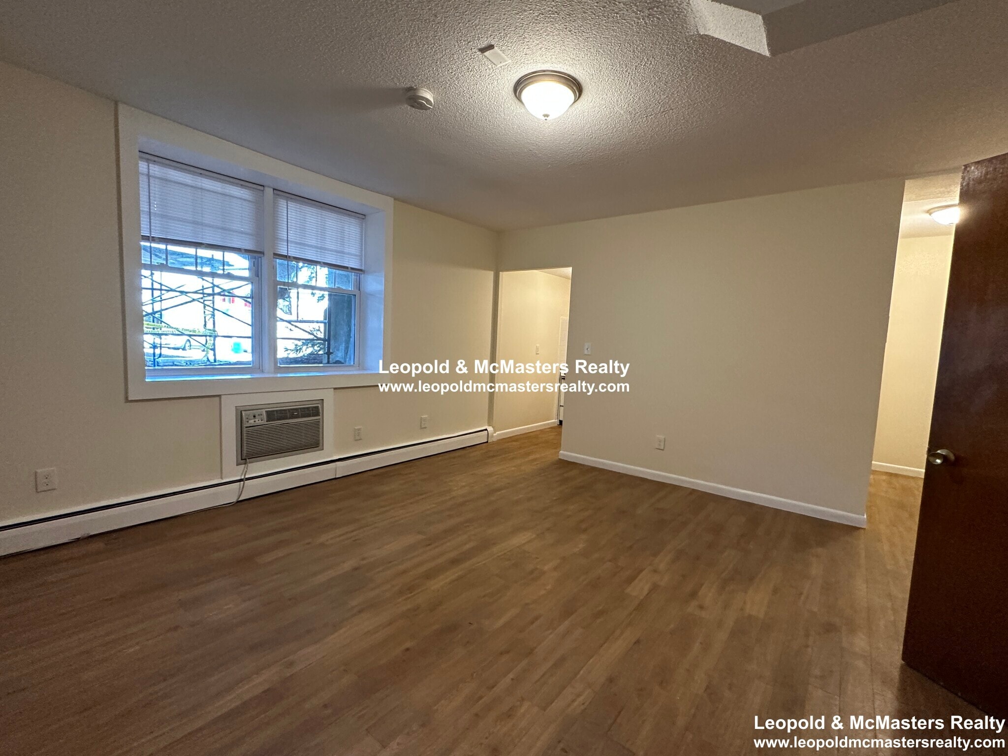 Building Photo - 2016 Commonwealth Ave