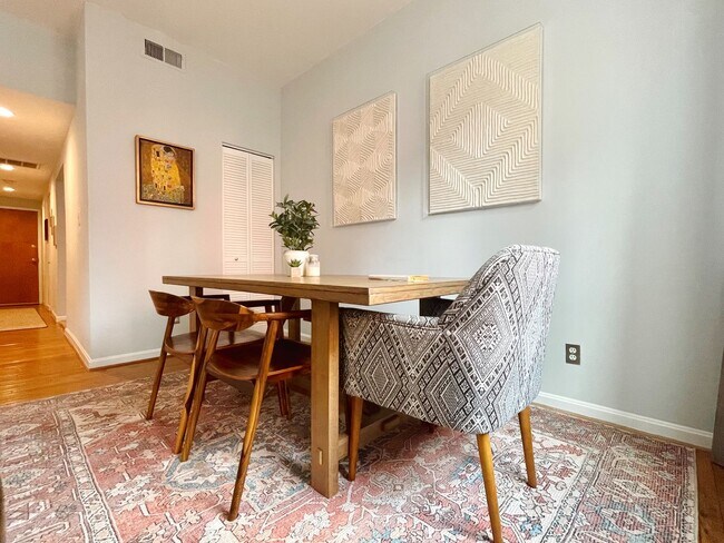 Building Photo - Beautiful Dupont 1Br w/ Historic Charm, 97 Walkscore!