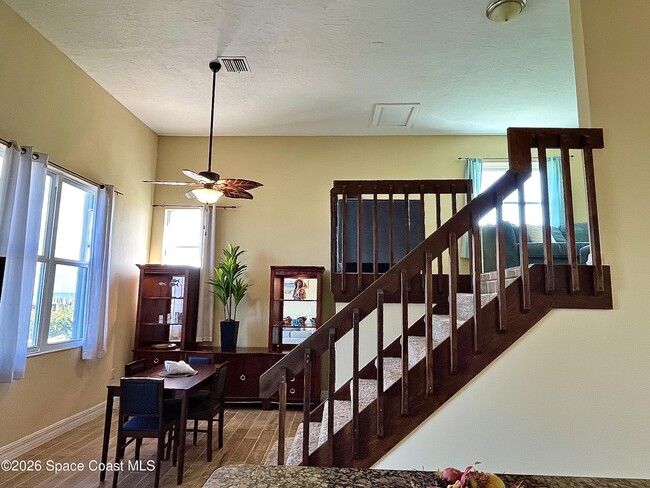 Building Photo - 799 Shell St