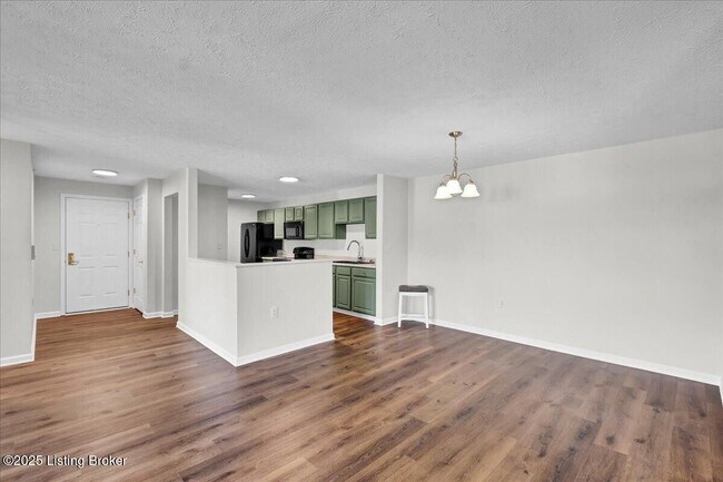 Building Photo - 6406 Shelton Circle