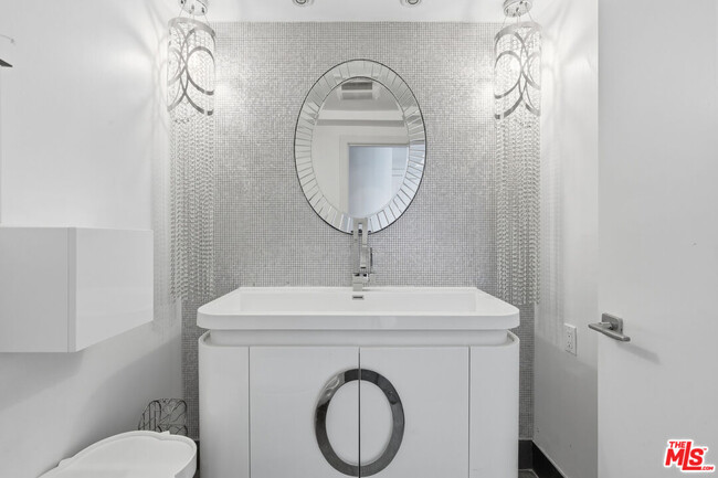 Building Photo - 121 Canon Dr